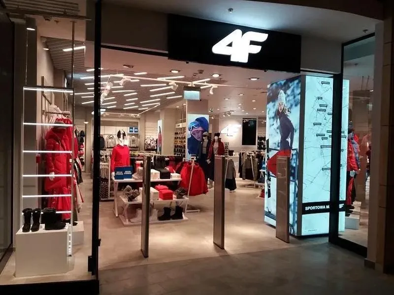 Gdzie znaleźć 4f w Złotych Tarasach? Odkryj odpowiedni poziom!