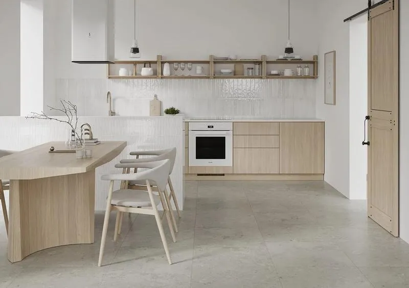 Najlepsze sposoby na to, czym myć glazurę w kuchni, aby lśniła jak nowa