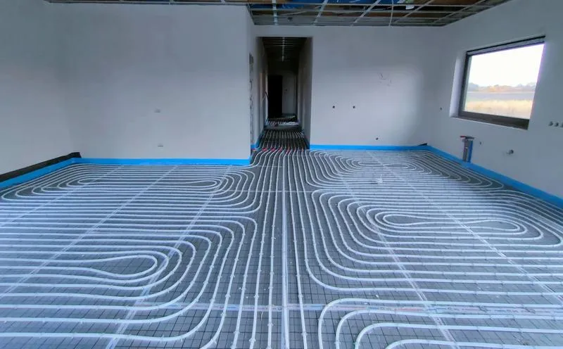 Ogrzewanie podłogowe w sypialni – zdrowy wybór czy mit?