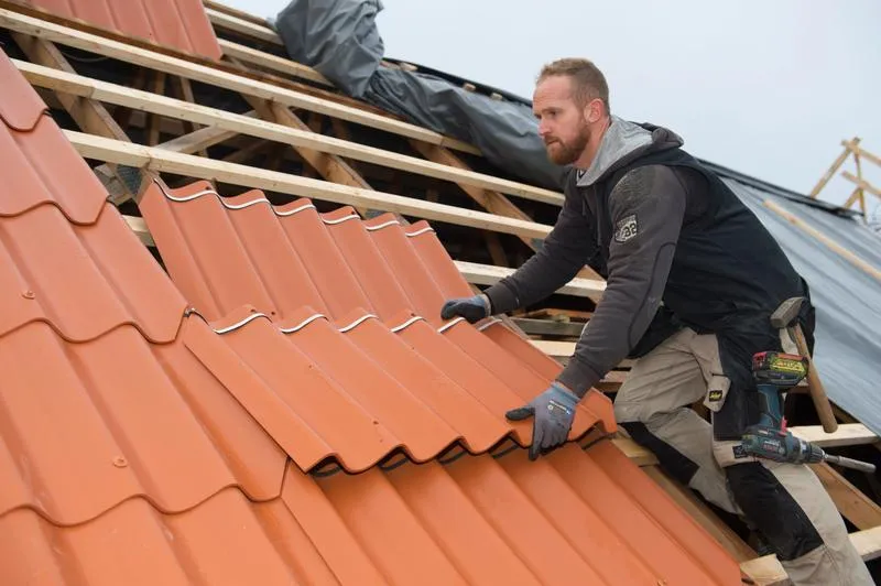 Wymiana dachu – czy rzeczywiście potrzebne jest pozwolenie?