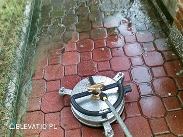 Domowe metody czyszczenia kostki brukowej