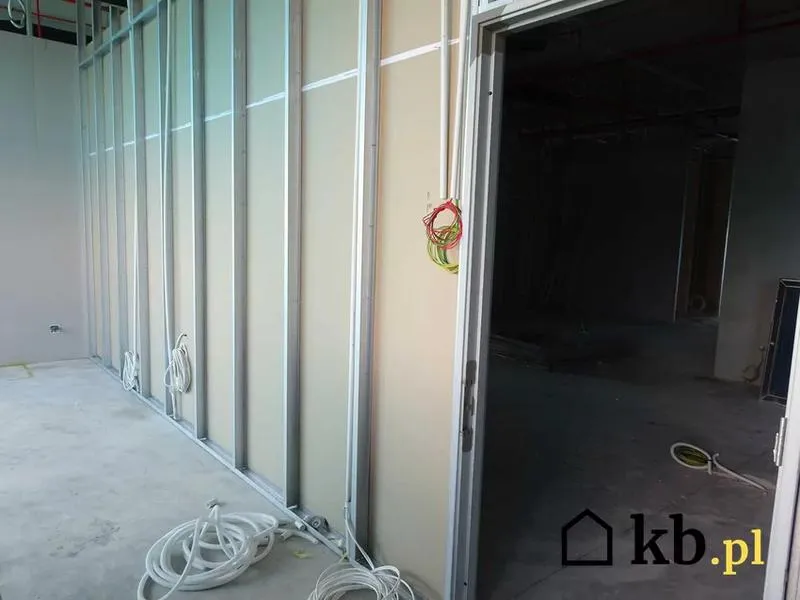 Przygotowanie powierzchni pod płyty g-k